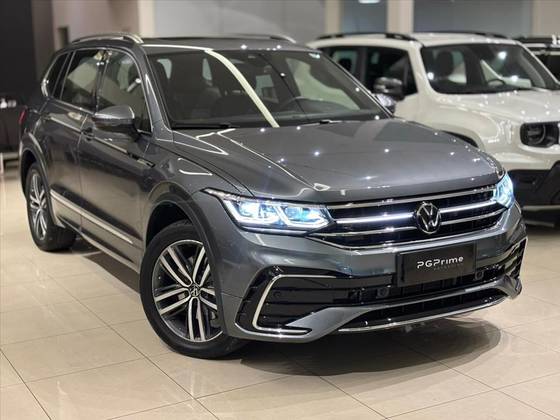 VOLKSWAGEN TIGUAN 2.0 300 TSI GASOLINA ALLSPACE R-LINE AUTOMÁTICO VOLKSWAGEN TIGUAN 2.0 300 TSI GASOLINA ALLSPACE R-LINE AUTOMÁTICO
